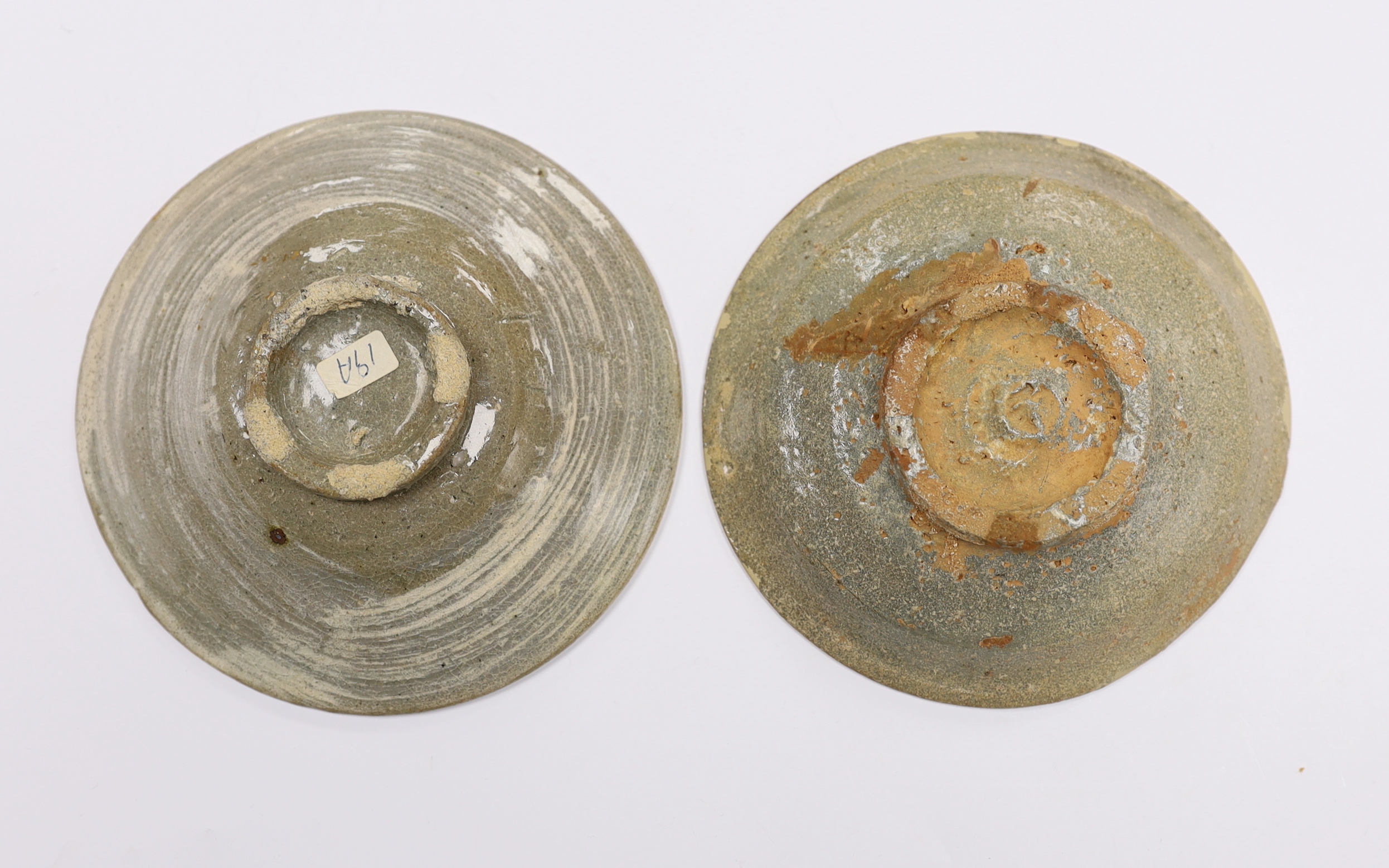 Two Korean Buncheong dishes, 15th/16th century, 13.5cm